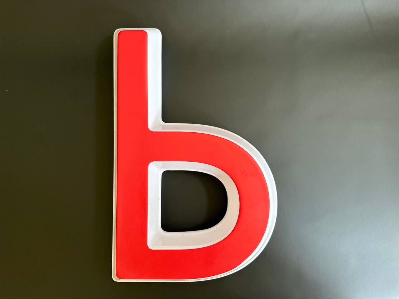 Световая буква Ь