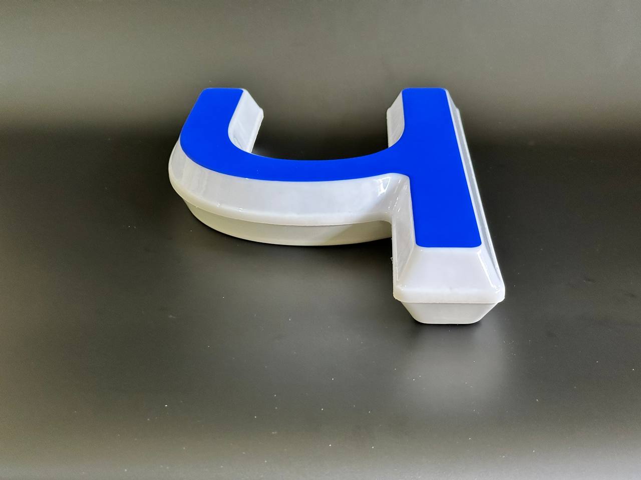Световая буква Ч