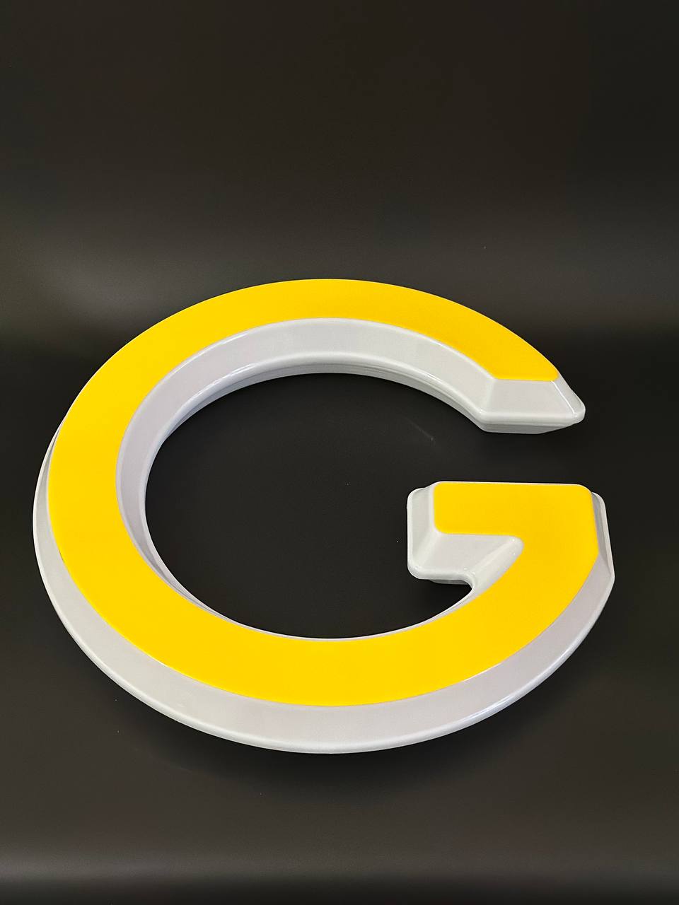 Световая буква G