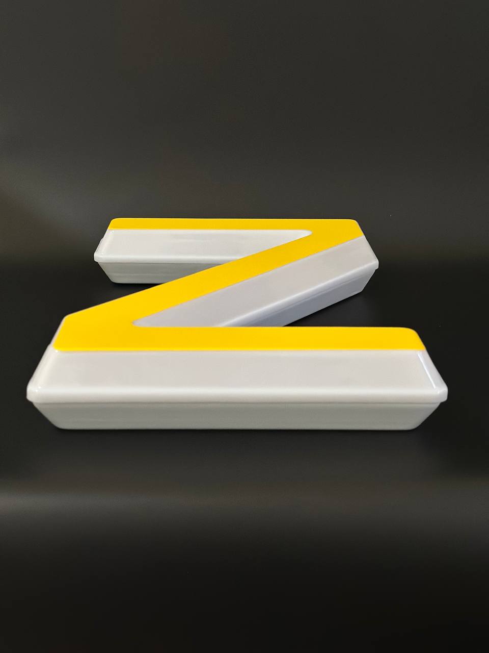 Световая буква Z