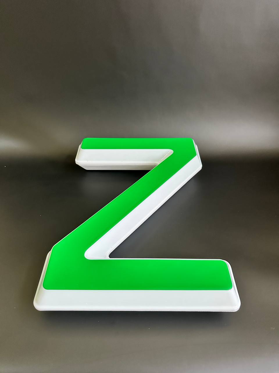 Световая буква Z