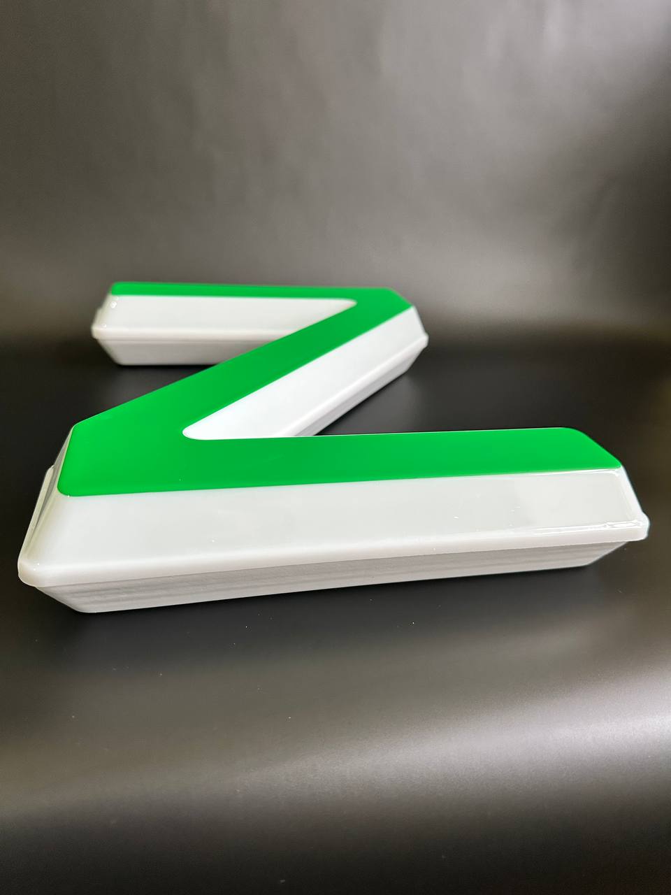 Световая буква Z