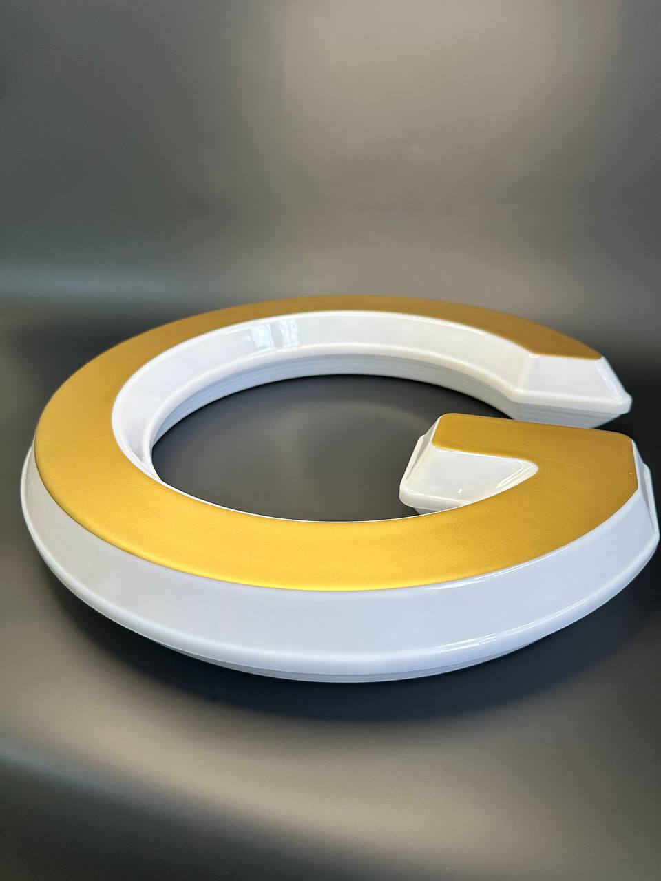 Световая буква G
