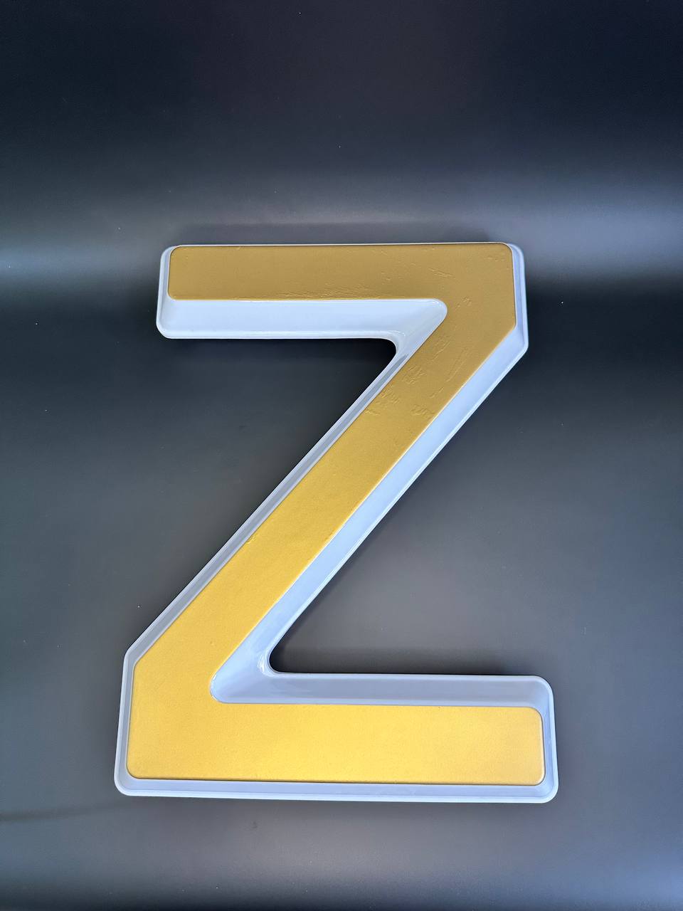 Световая буква Z