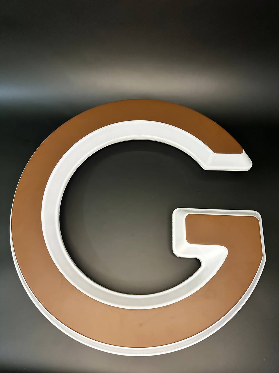 Световая буква G
