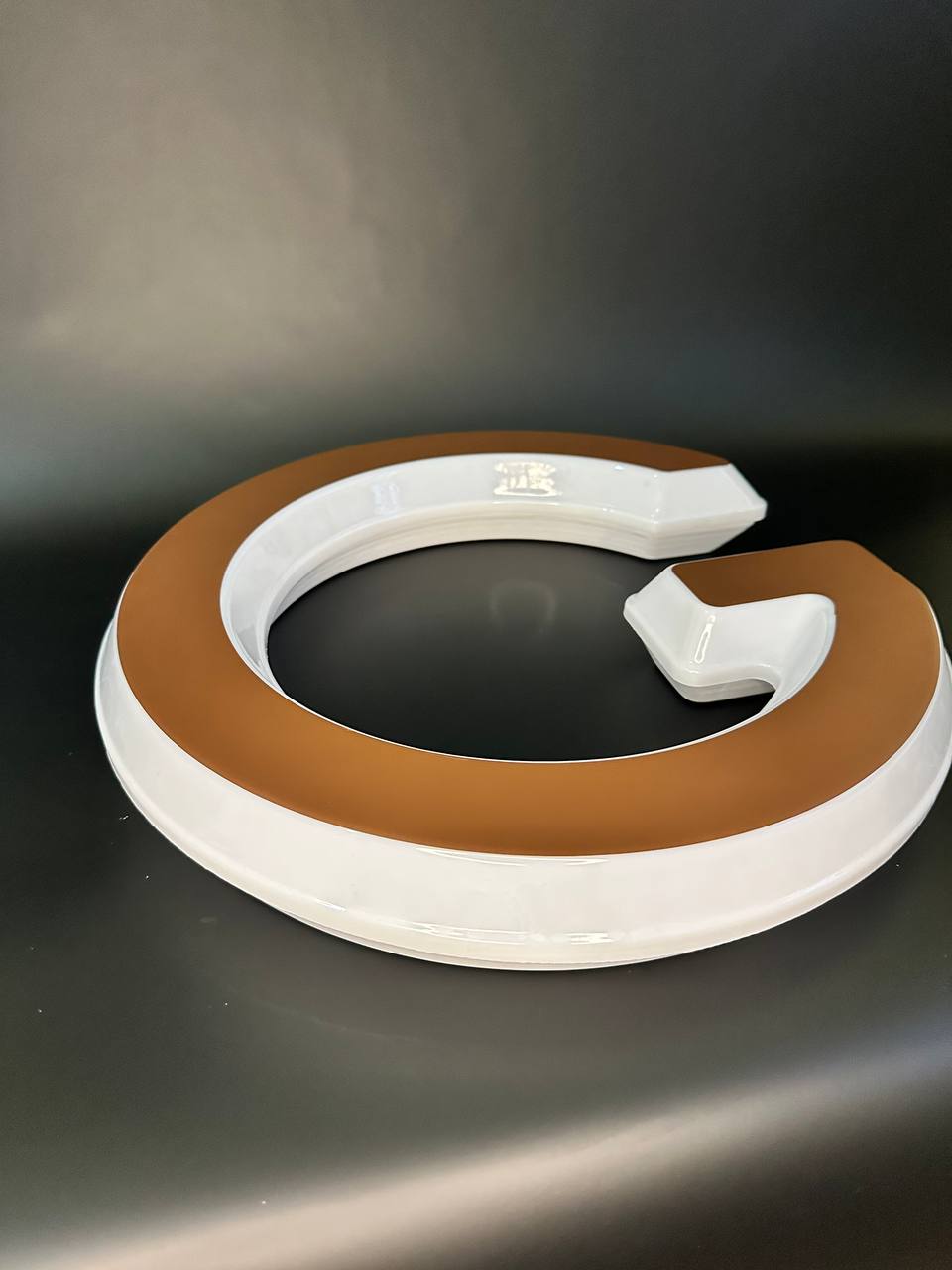 Световая буква G