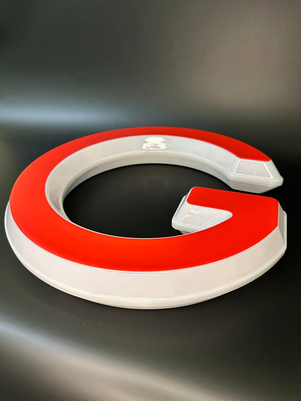 Световая буква G