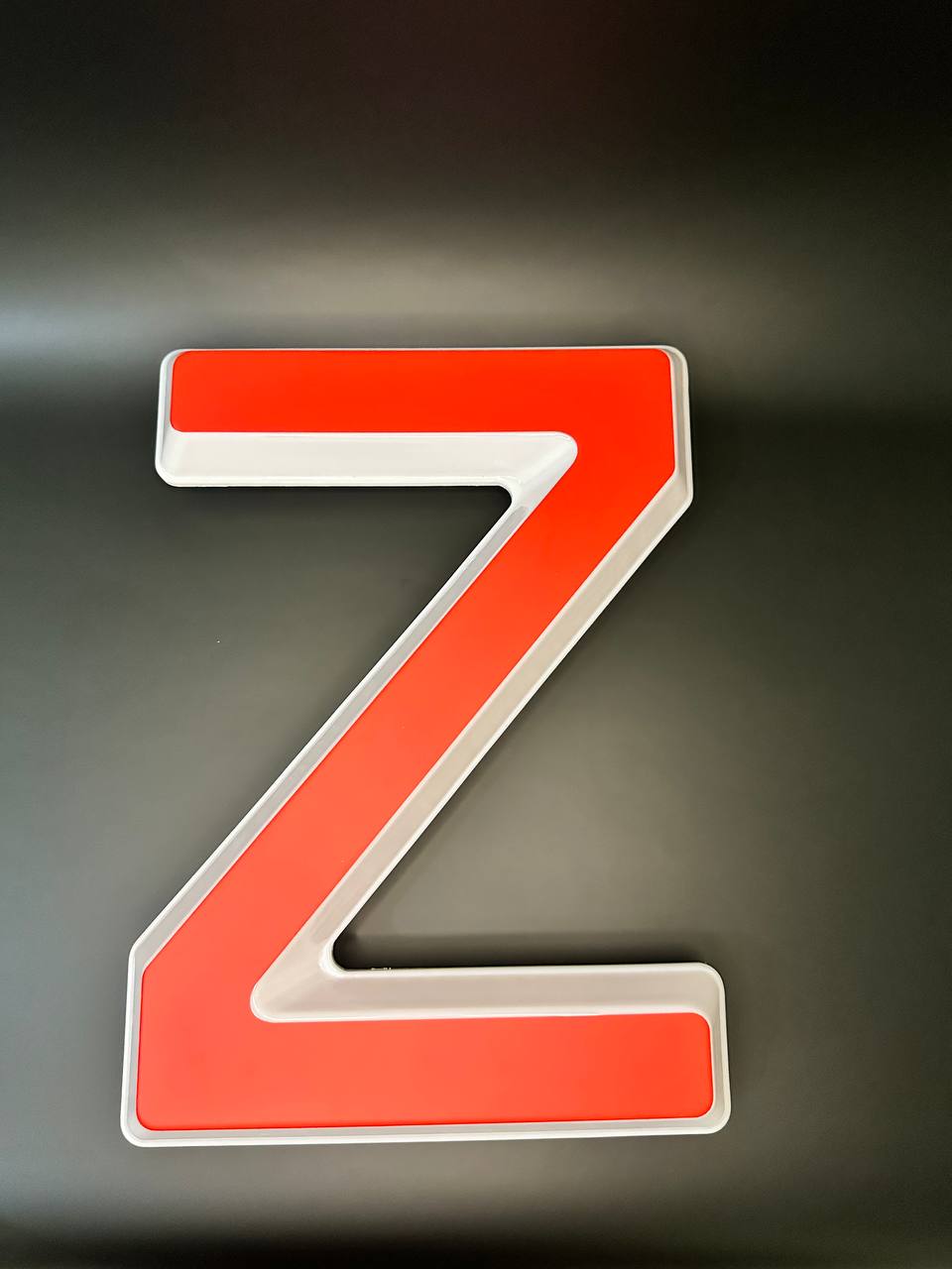 Световая буква Z