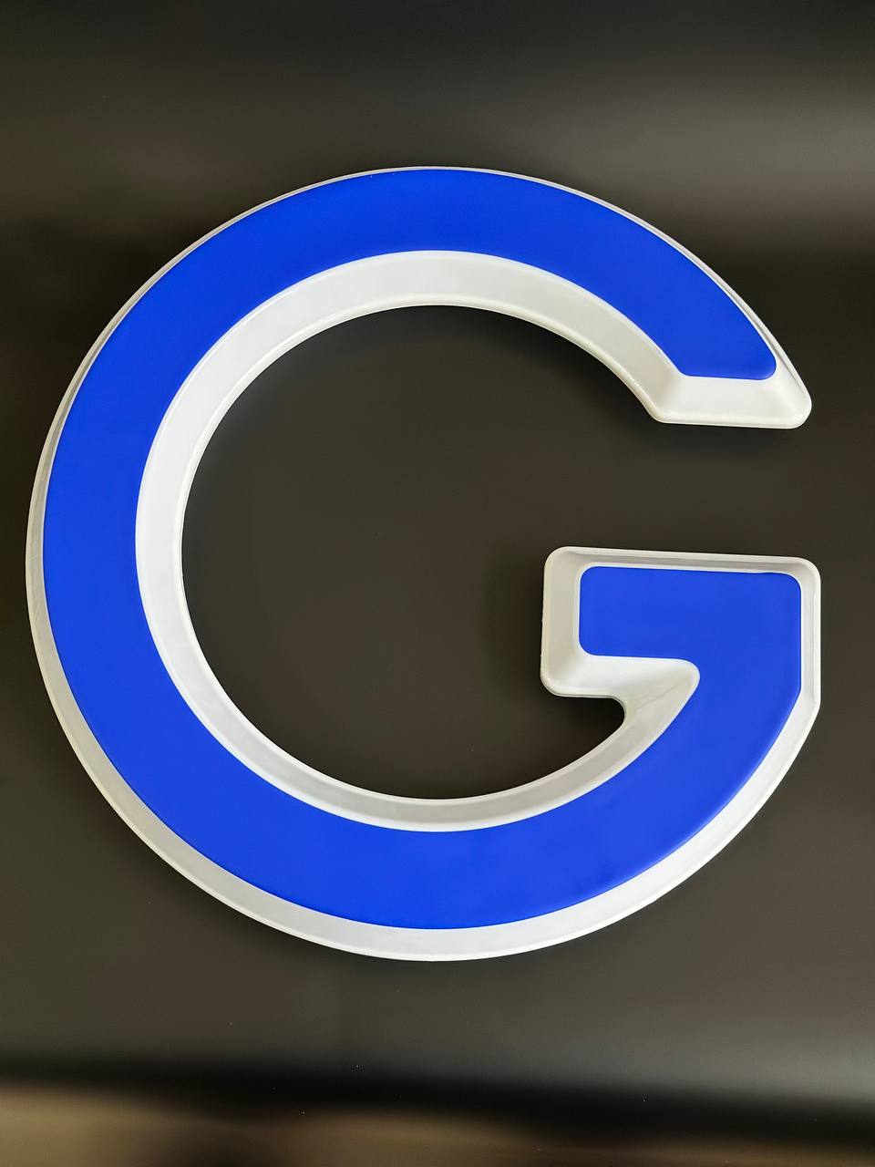Световая буква G